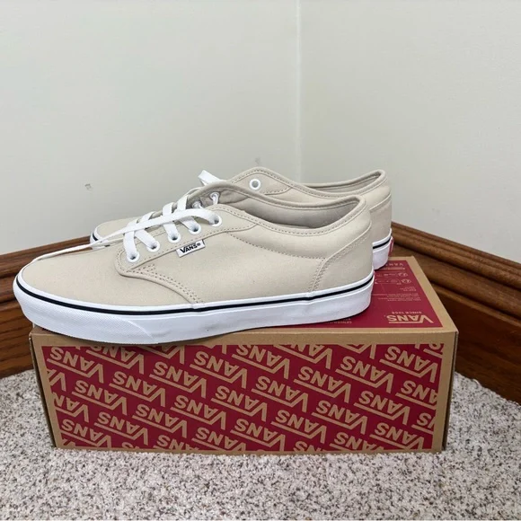 NWOT Women’s Vans Tan Sneakers Classic Canvas Style - Picture 1 of 5